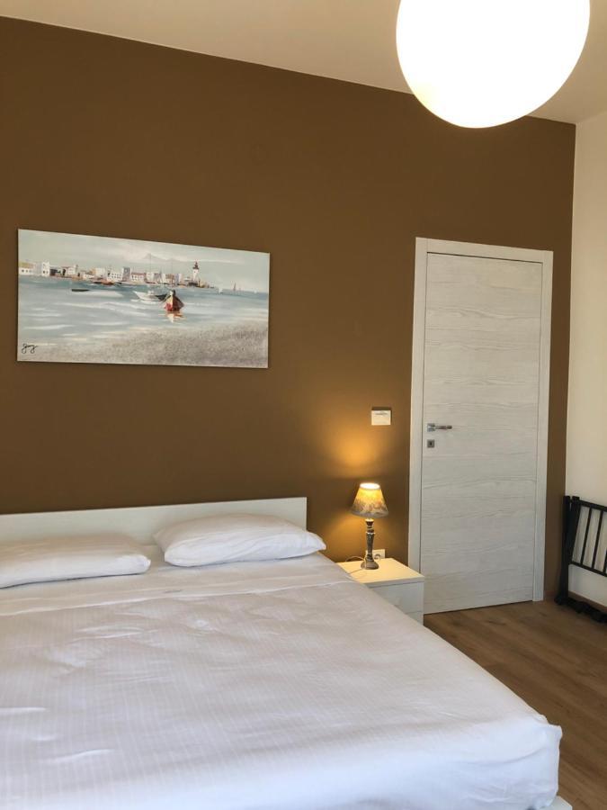 Appartement Casa Patrizia à Torri Del Benaco Extérieur photo